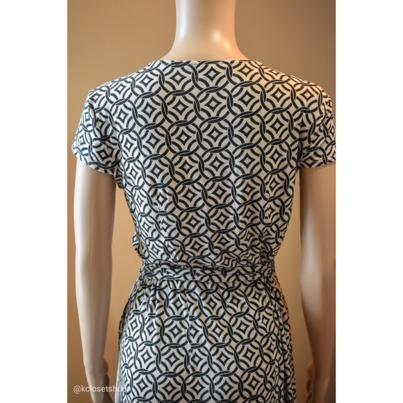 Short Sleeve Patterned Wrap Dress - M - Picture 8 of 10